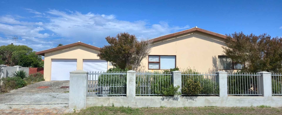 3 Bedroom Property for Sale in Franskraal Western Cape